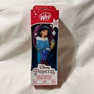 New Disney princess Jasmine mini wet brush- Christmas edition